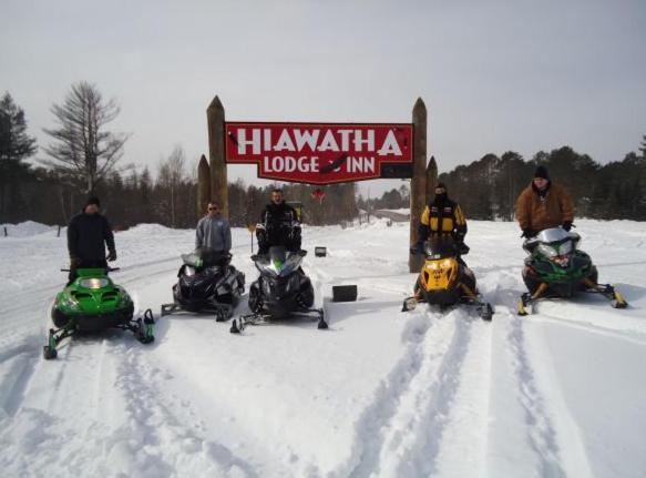 Hiawatha Lodge Inn Eagle River Ngoại thất bức ảnh